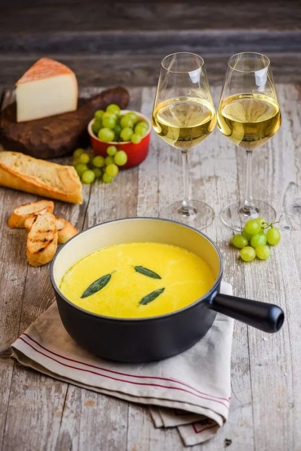 Le Creuset Caquelon Aus Gusseisen In Schwarz 3