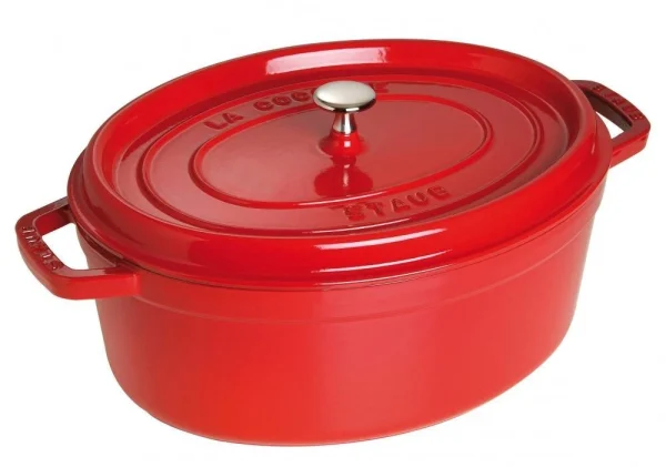 Staub Cocotte Oval Aus Gusseisen In Kirschrot 1